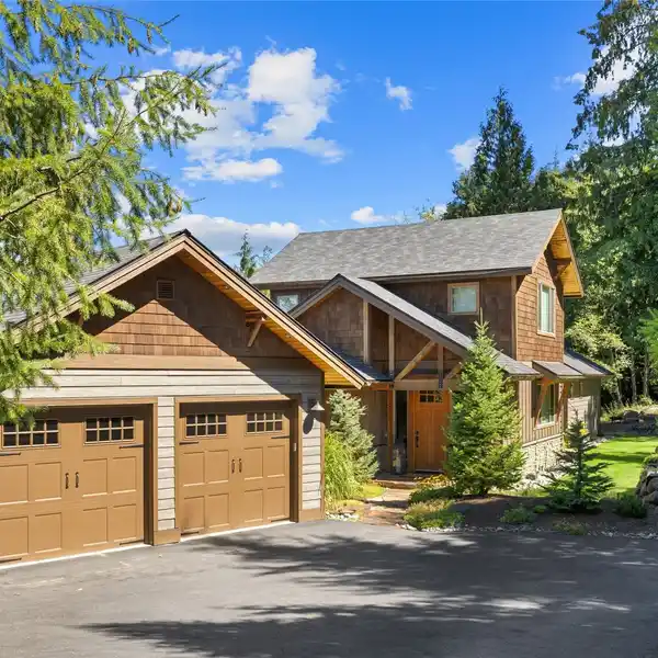 EXCEPTIONAL TRAILSIDE HOME