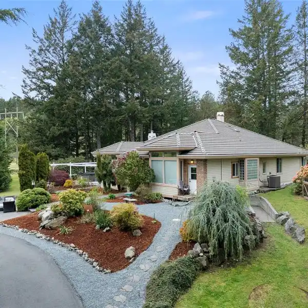 EXPANSIVE HIGHLANDS ACREAGE