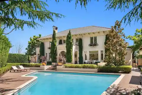 A Splash of Hollywood in Coveted Mt Baker