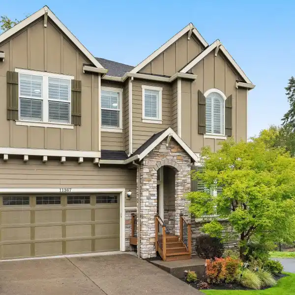 IMPECCABLY KEPT BONNY SLOPE HOME