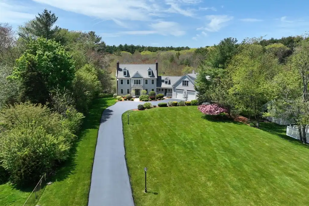 Incredible Property Combining Privacy and Convenience