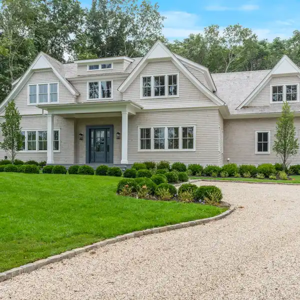 TRANQUIL SAG HARBOR ESTATE WITH GRAND AMENITIES