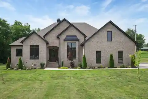 Space and Privacy on over Five Acres