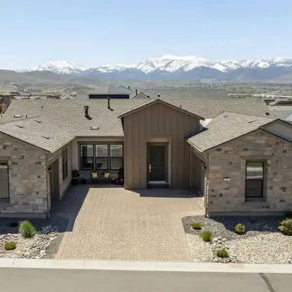 LUXURY LIVING IN THE REGENCY AT CARAMELLA RANCH