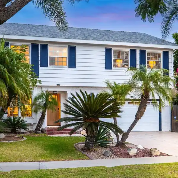 MAGNIFICENT LONG BEACH RESIDENCE