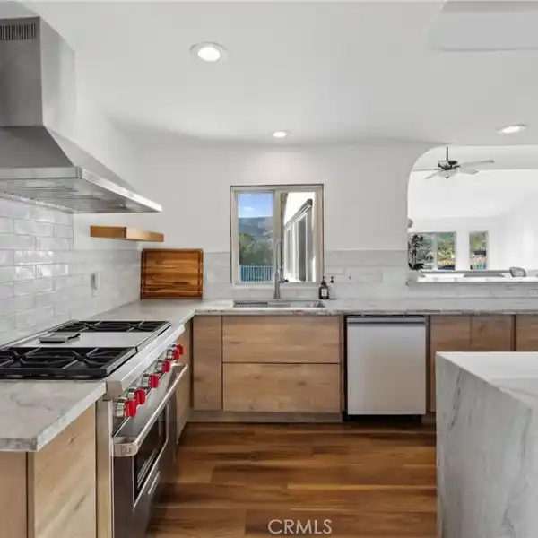 8.5-ACRE DE LUZ ESTATE WITH SENSATIONAL VIEWS