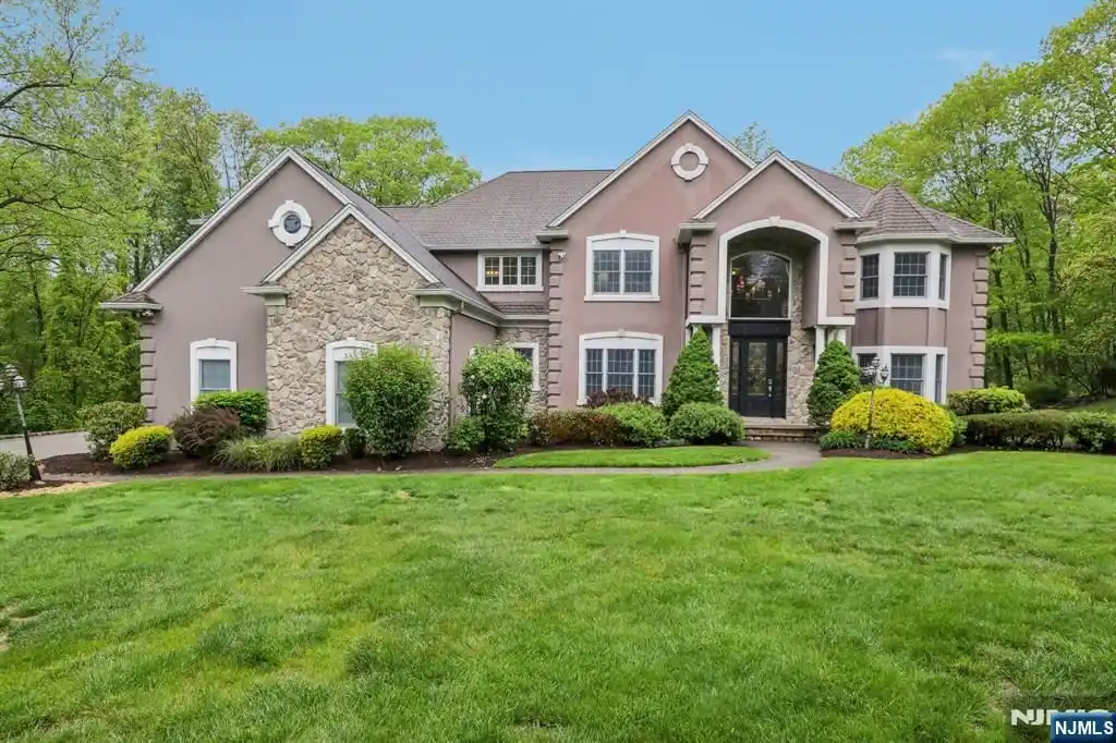 Exquisite Custom Colonial in Sawmill Estates