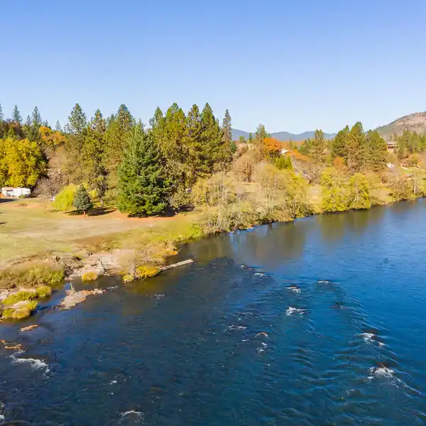 SPECIAL PROPERTY ON THE ROGUE RIVER