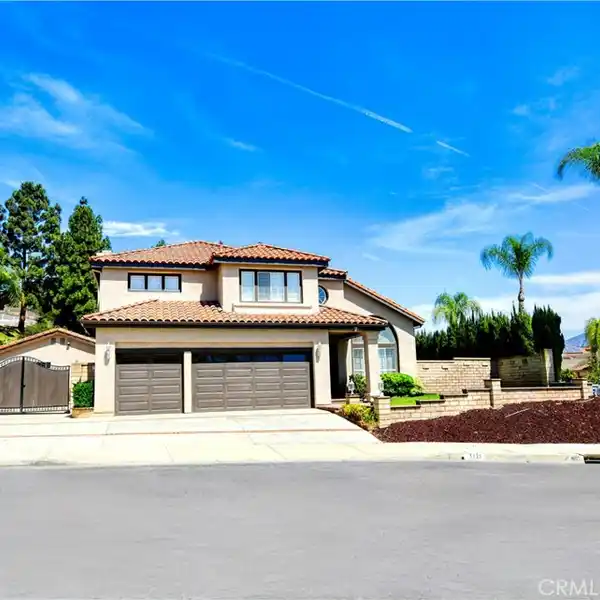 EXQUISITE VIEW HOME IN YORBA LINDA HILLS