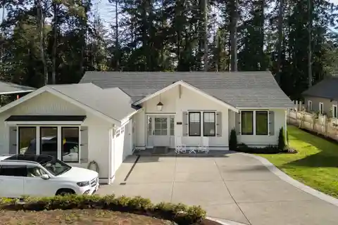 Modern Luxury in a Stunning Rancher