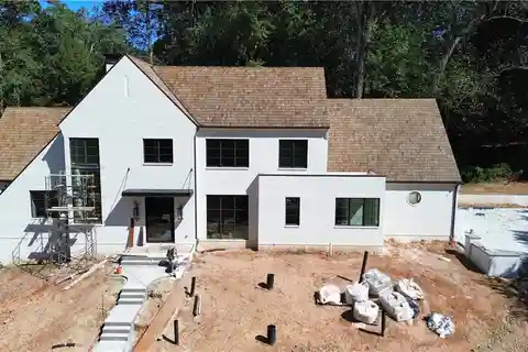 New Luxury Residence on a Private Cul-De-Sac