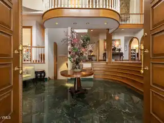Magnificent Mountain Manor