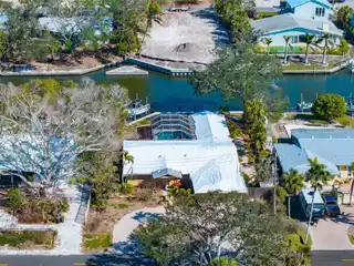 Prime Canal-Front Location on Siesta Key