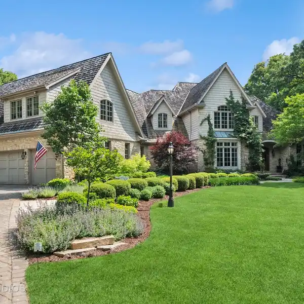 LUXURY ESTATE ON FIVE PRIVATE ACRES