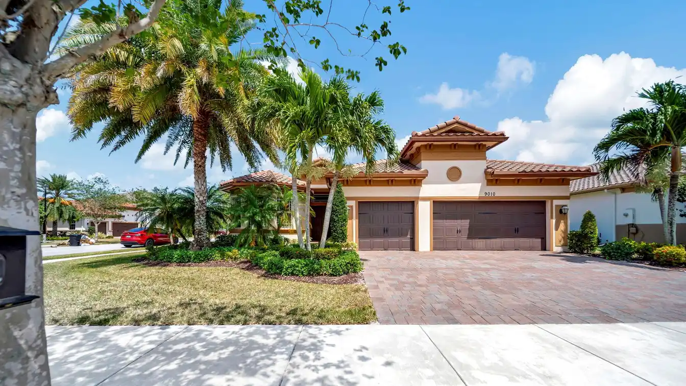 Stunning Home in Prestigious Community