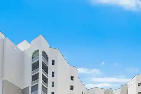 Rare Paramount Residence with Resort-Style Amenities