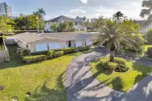 FABULOUS 4 BEDROOM / 2 BATH HOME IN PRIVATE BEACH COMMUNITY
