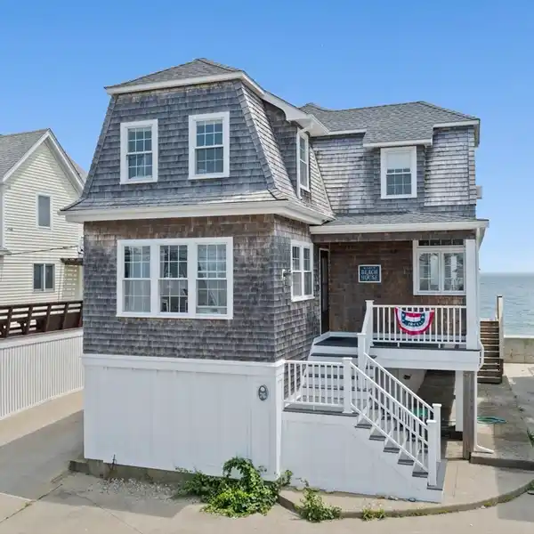 DREAM COASTAL RETREAT OFFERING UNOBSTRUCTED VIEWS OF GREEN HARBOR