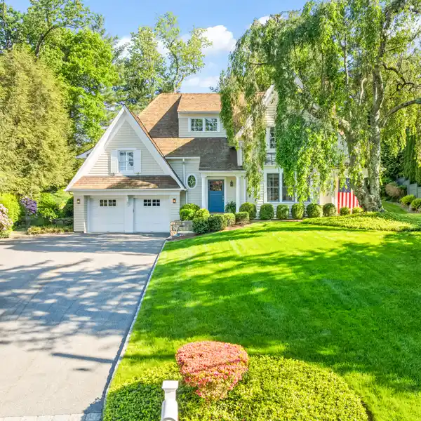 SOPHISTICATED LIVING WITH FLEXIBLE PRIVATE LAYOUT