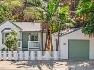 Charming Bungalow-Style Cottage