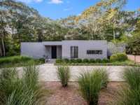 RECENTLY RENOVATED MID-CENTURY MODERN RESIDENCE ON 3.5 ACRES