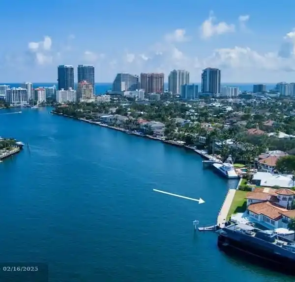 WATERFRONT SANCTUARY ON A PRESTIGIOUS POINT LOT