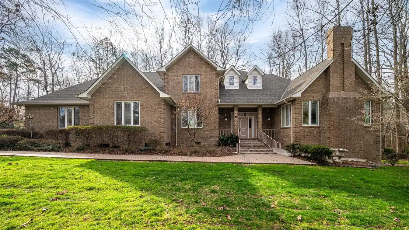 Serene 2.91-acre Property in Country Club Gardens