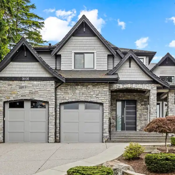 EXCEPTIONAL CUSTOM-BUILT FAMILY RESIDENCE