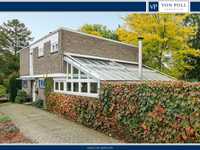 BAUHAUS-STYLE SPACE WONDER WITH SPACIOUS PLOT IN BOCKUM