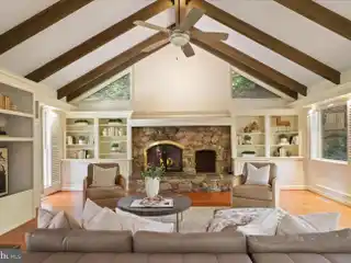 Elegant Colonial Home in a Peaceful Setting