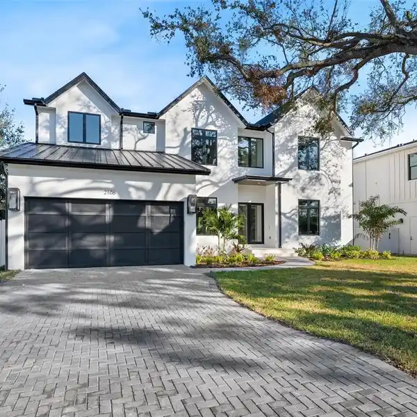 ELEGANT NEW TRANSITIONAL HOME