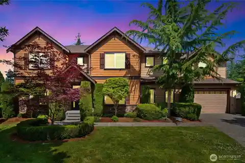 Expansive Murray Franklyn Home