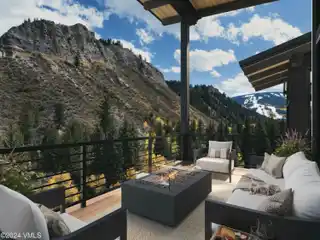 Four Bedroom End Residence in Arcadian on Beaver Creek