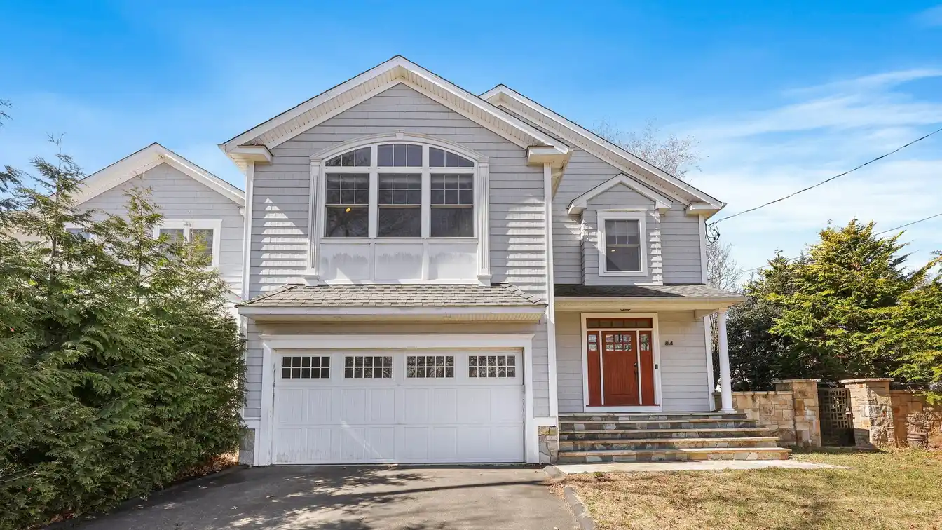 Beautifully Designed Colonial-style Home