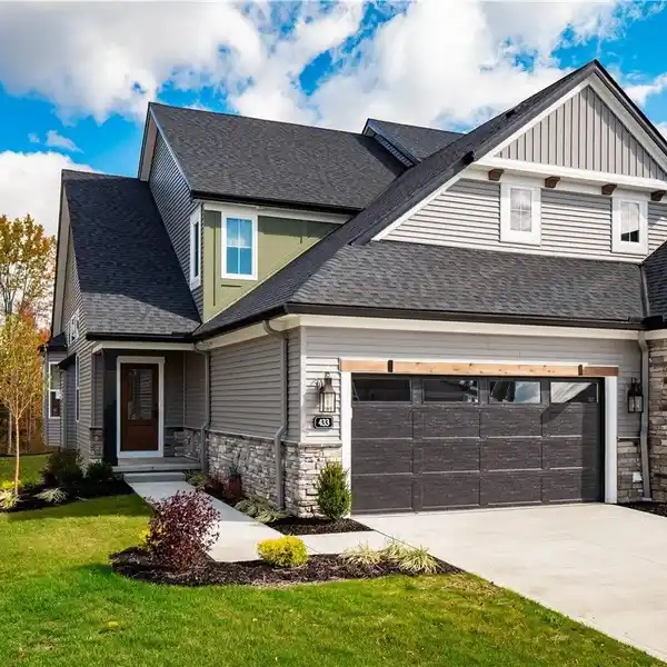 IMMACULATE BRAND-NEW END-UNIT TOWNHOME