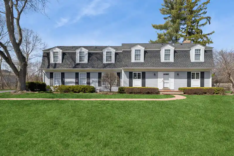 Charming Colonial in the Heart of the King Muir Neighborhood