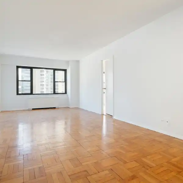 EXPANSIVE THREE BEDROOM HOME AT ONE LINCOLN PLAZA
