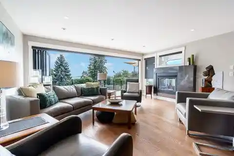 Spa-Inspired Coastal Rancher
