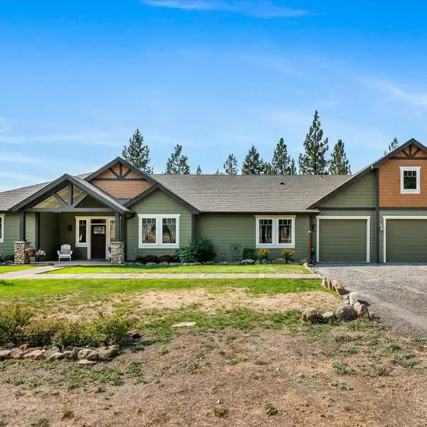 RUSTIC WARMTH WITH MODERN LUXURY