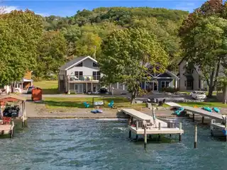 Newer Lakefront Chalet