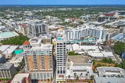 Beautiful Home in the Demarcay