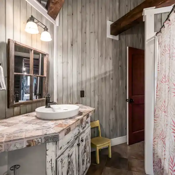 ARTISAN LUXURY WITH ENDLESS MOUNTAIN VIEWS