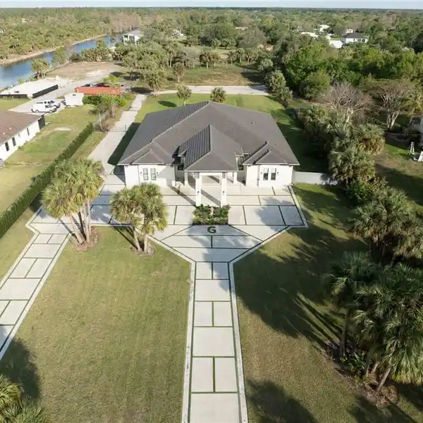 SUPREME QUALITY ON OVER TWO ACRES