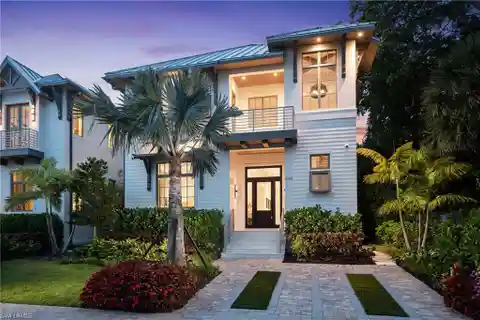 Tastefully Appointed New Construction in Old Naples