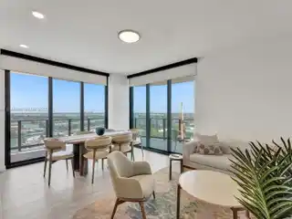 Fully Furnished Miami Beach Pied-à-Terre