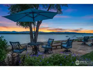 Peaceful Retreat on Boyd Lake