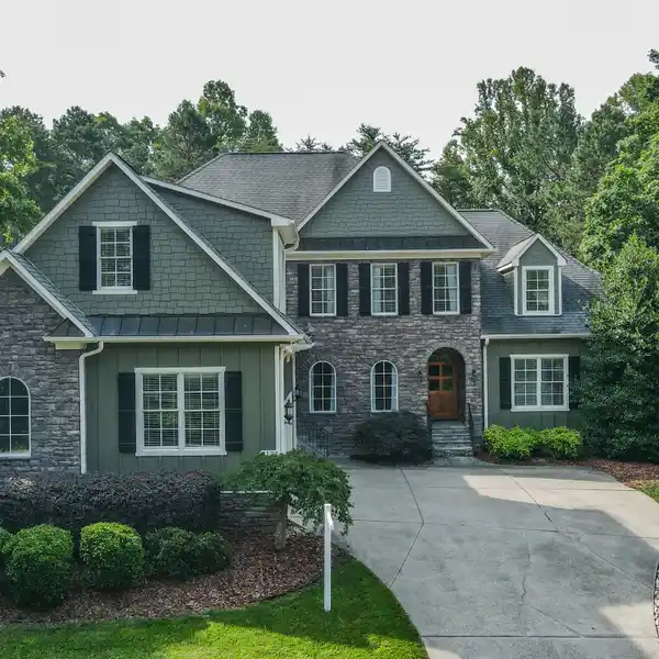 TIMELESS ELEGANCE IN ARBOR RUN