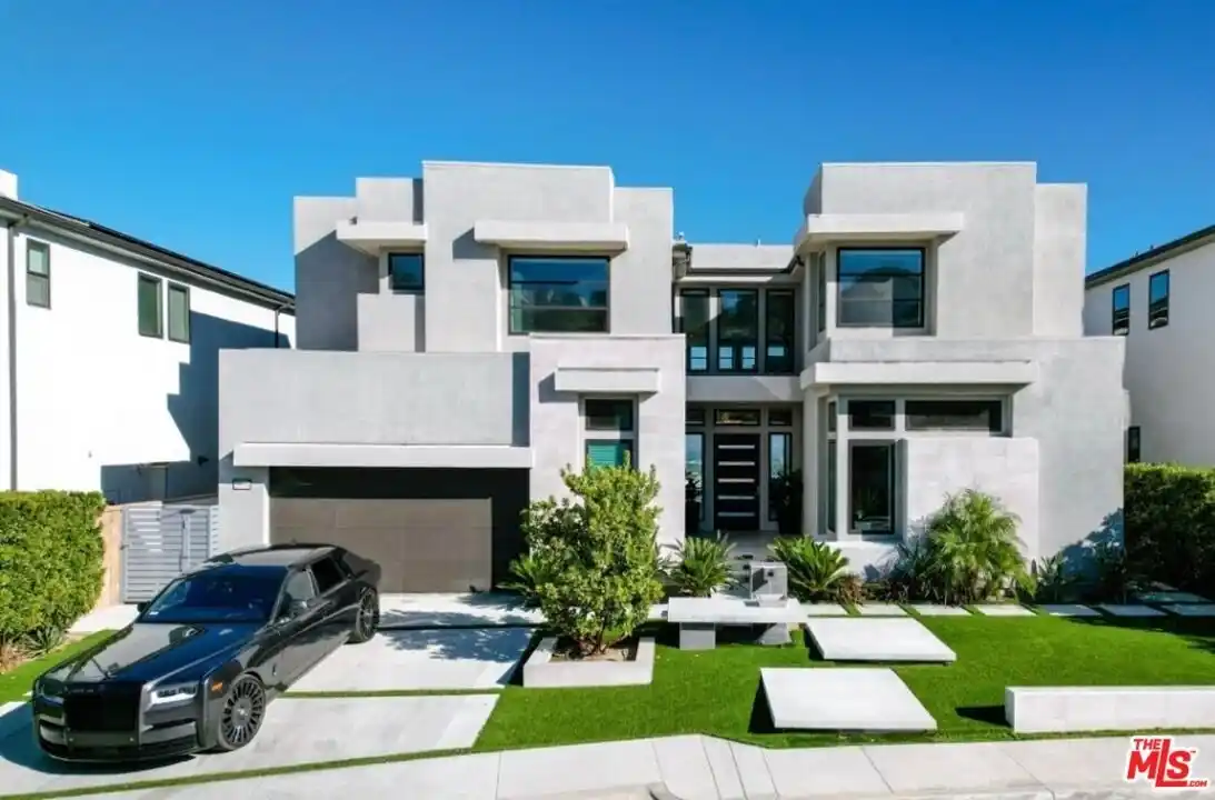 Ultra Modern Estate in Westcliffe Porter Ranch Hills