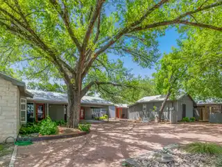 Beautifully Maintained and Updated Limestone Cottage