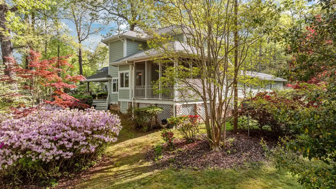 Discover Waterfront Living at Its Finest